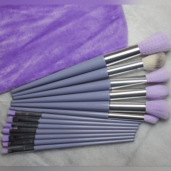 Beauty Brush Set of 13 with soft plush pouch New in package - Picture 5 of 5